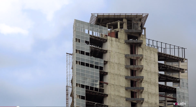 Illustration for article titled Rare Video From Inside a 45-Story Venezuelan Slum